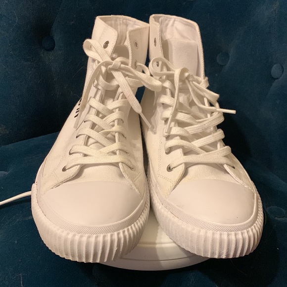 SALE Men’s Calvin Klein Sneakers - Picture 3 of 12